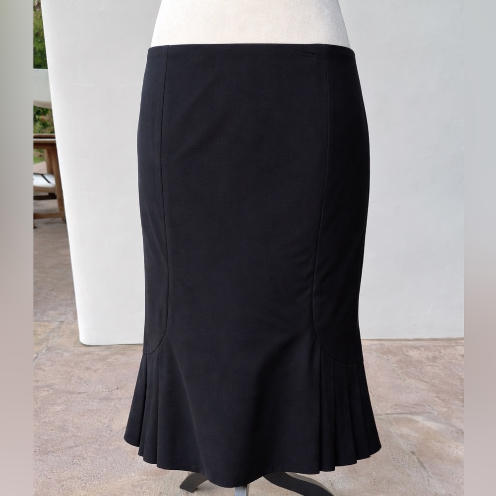 ESCADA Black Knee Length Pencil Skirt Pleated Hem Wool blend Sz38 Size 8 Medium